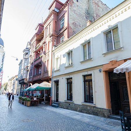 Apartamenty Lesi Ukrainky 17 Lviv Buitenkant foto