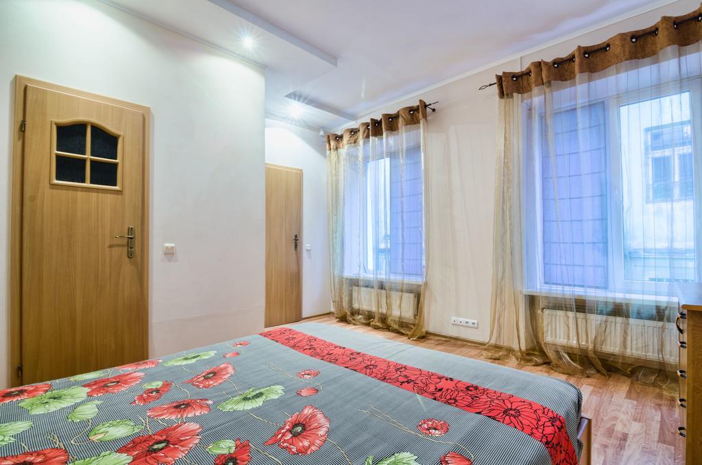 Apartamenty Lesi Ukrainky 17 Lviv Buitenkant foto