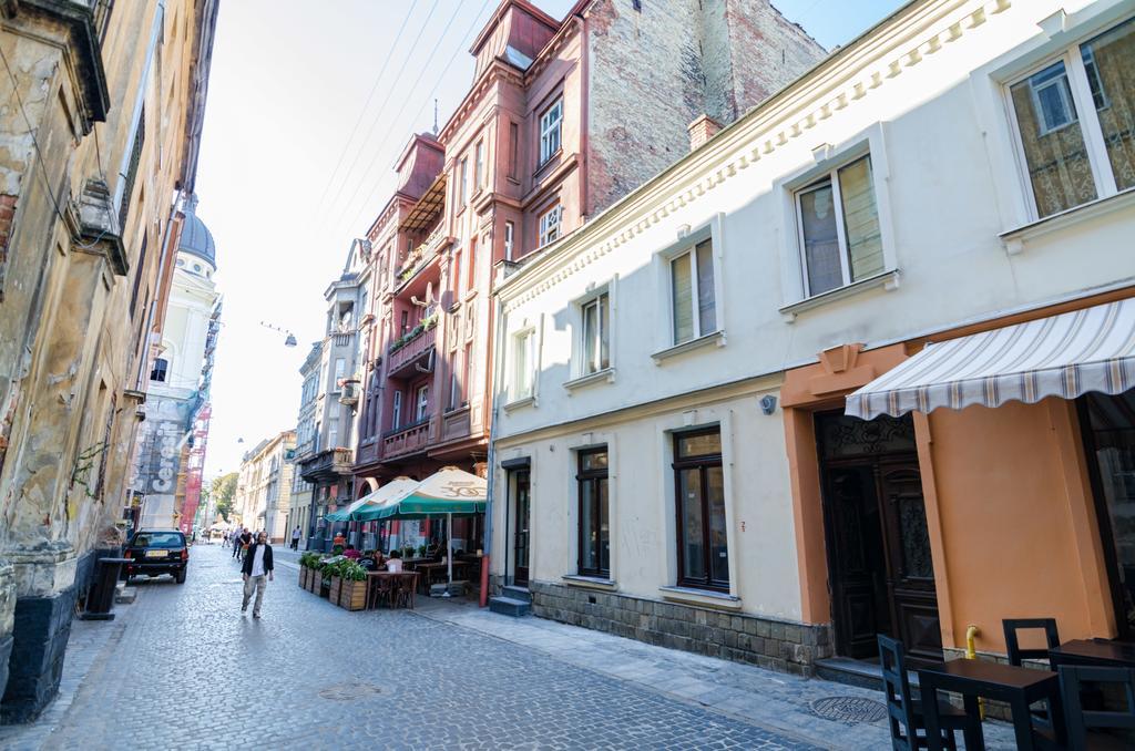 Apartamenty Lesi Ukrainky 17 Lviv Buitenkant foto