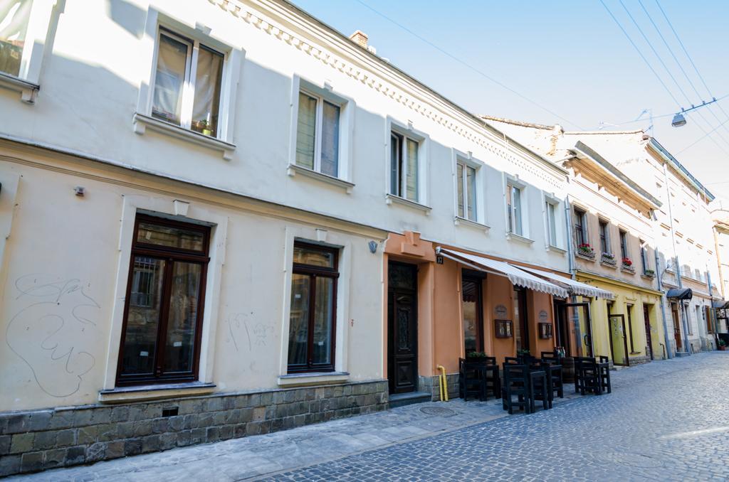 Apartamenty Lesi Ukrainky 17 Lviv Buitenkant foto